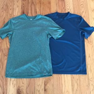 Bundle of 2 REI men’s tech tees - small